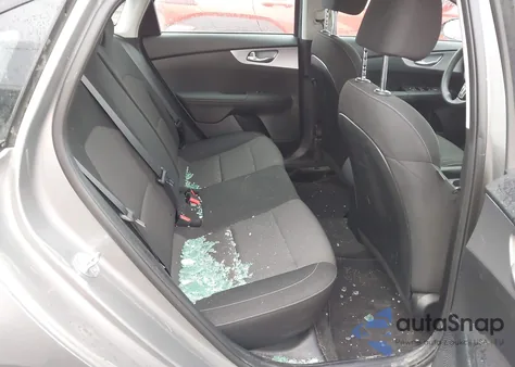 2022 Kia Forte Lxs z USA, uszkodzony, nr VIN 3KPF24AD9NE476730